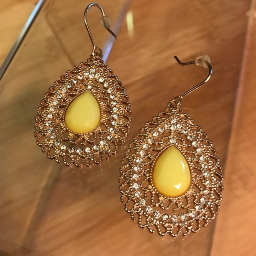 Yellow Stone Teardrop Earrings